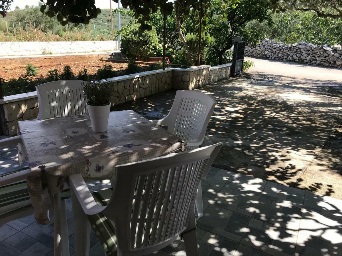 Apartman Mirjana With Terrace And Free Parking Donji Okrug Exterior foto