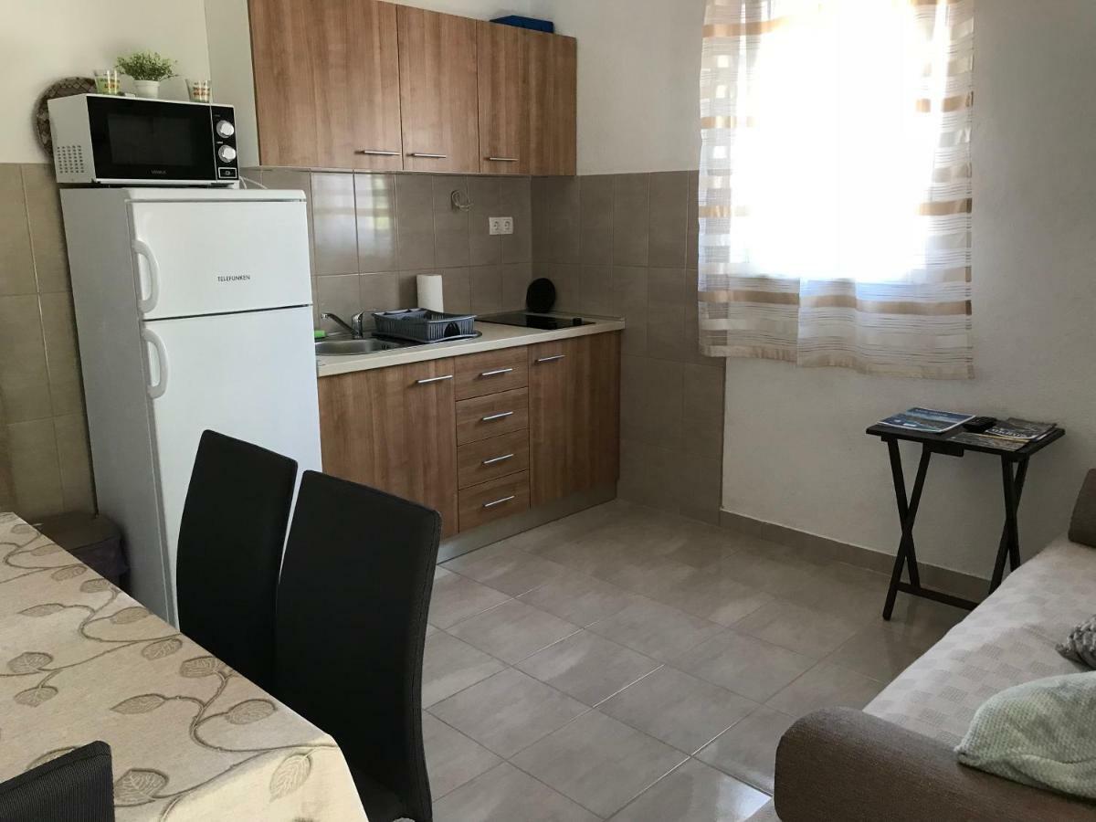 Apartman Mirjana With Terrace And Free Parking Donji Okrug Exterior foto