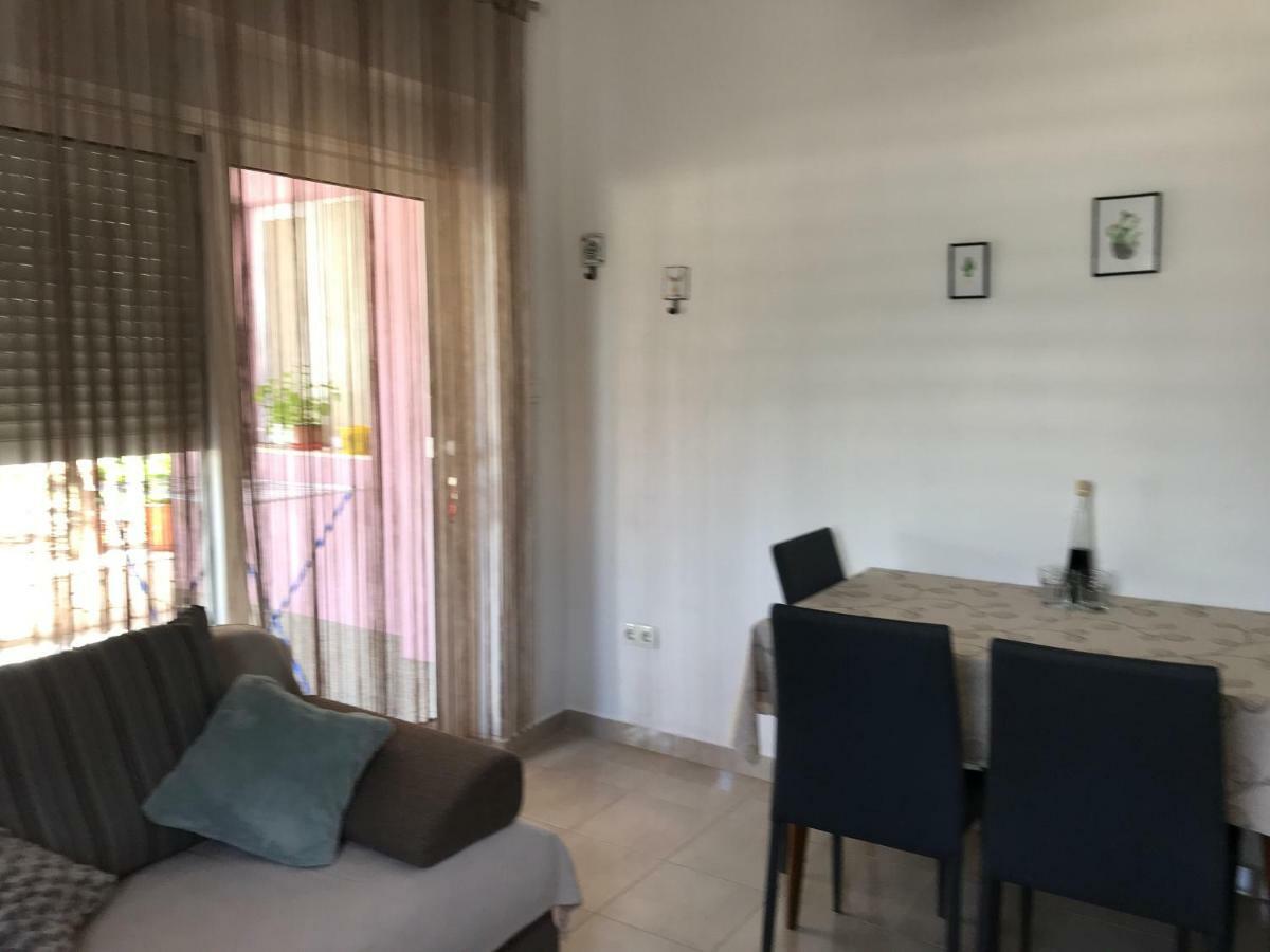 Apartman Mirjana With Terrace And Free Parking Donji Okrug Exterior foto